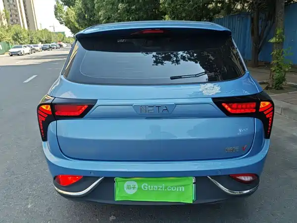 Neta V 2022