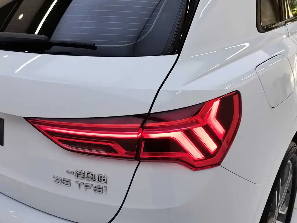 Audi Q3 2023 — фото 22