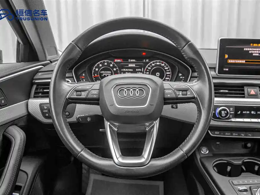 Audi A4 2019 — фото 17