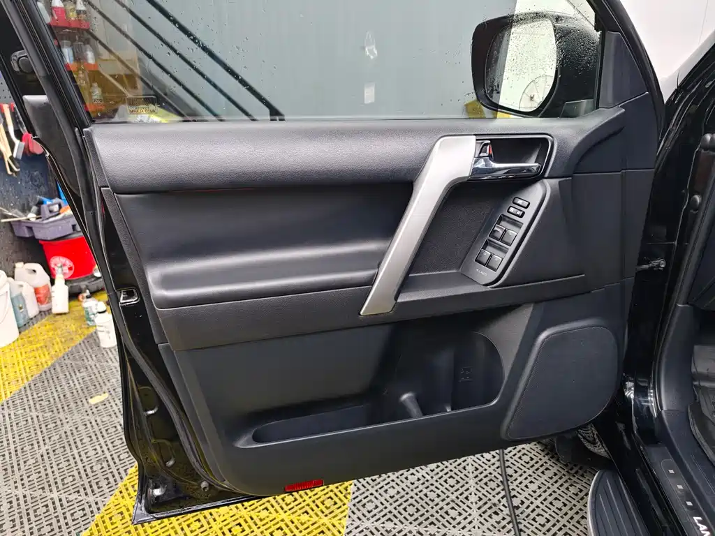 Toyota Prado 2017 — фото 12