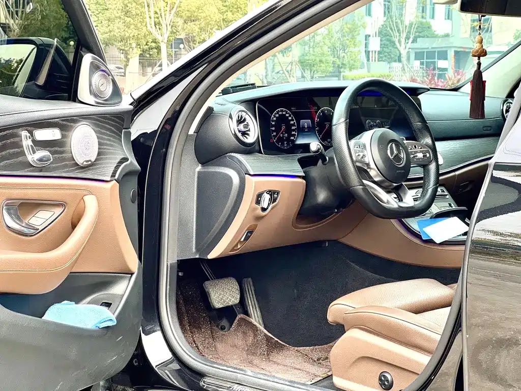 Mercedes-Benz E-Class 2019 — фото 9