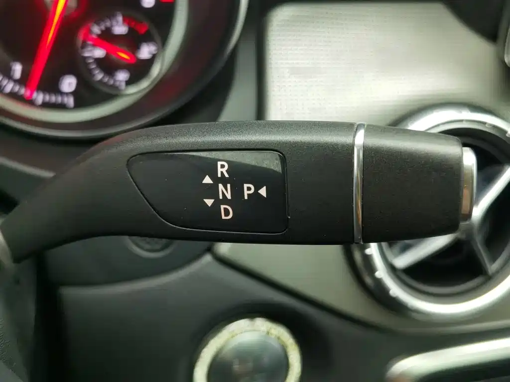 Mercedes-Benz CLA 2018 — фото 13