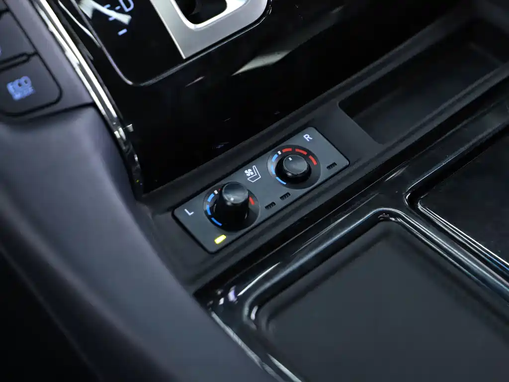 Toyota Vellfire 2021 — фото 14
