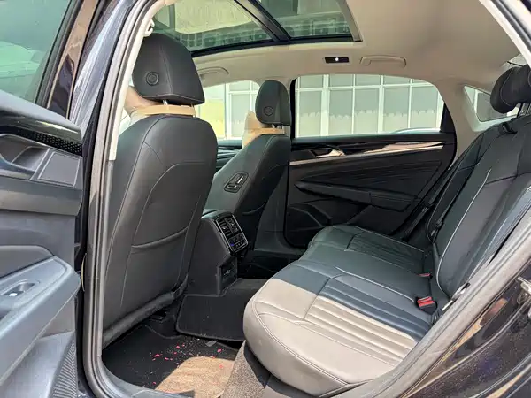 Volkswagen Passat 2023