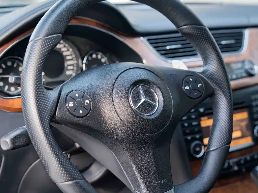 Mercedes-Benz CLS AMG 2010 — фото 12