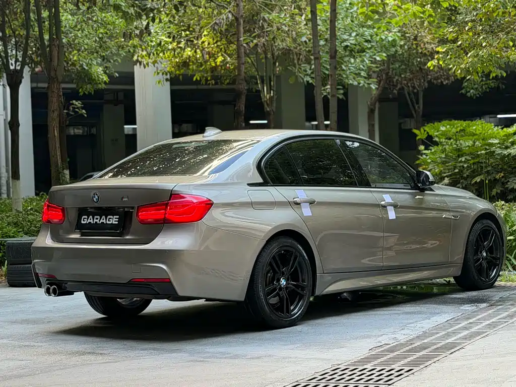 BMW 3 Series 2018 — фото 20
