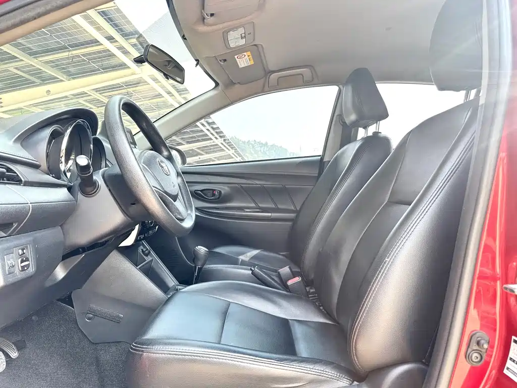 Toyota Yaris L 2020 — фото 11