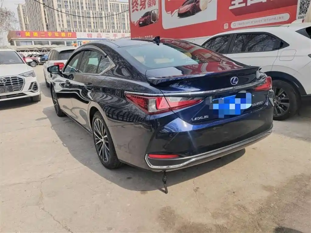 Lexus ES 2021