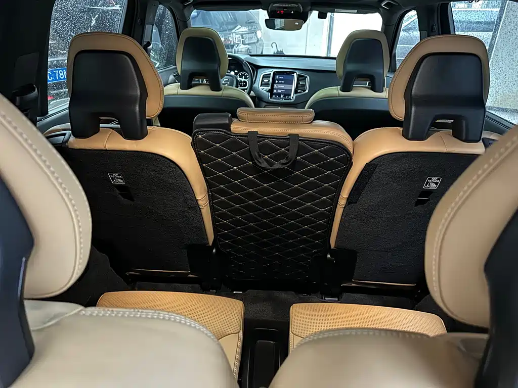 Volvo XC90 2017 — фото 15
