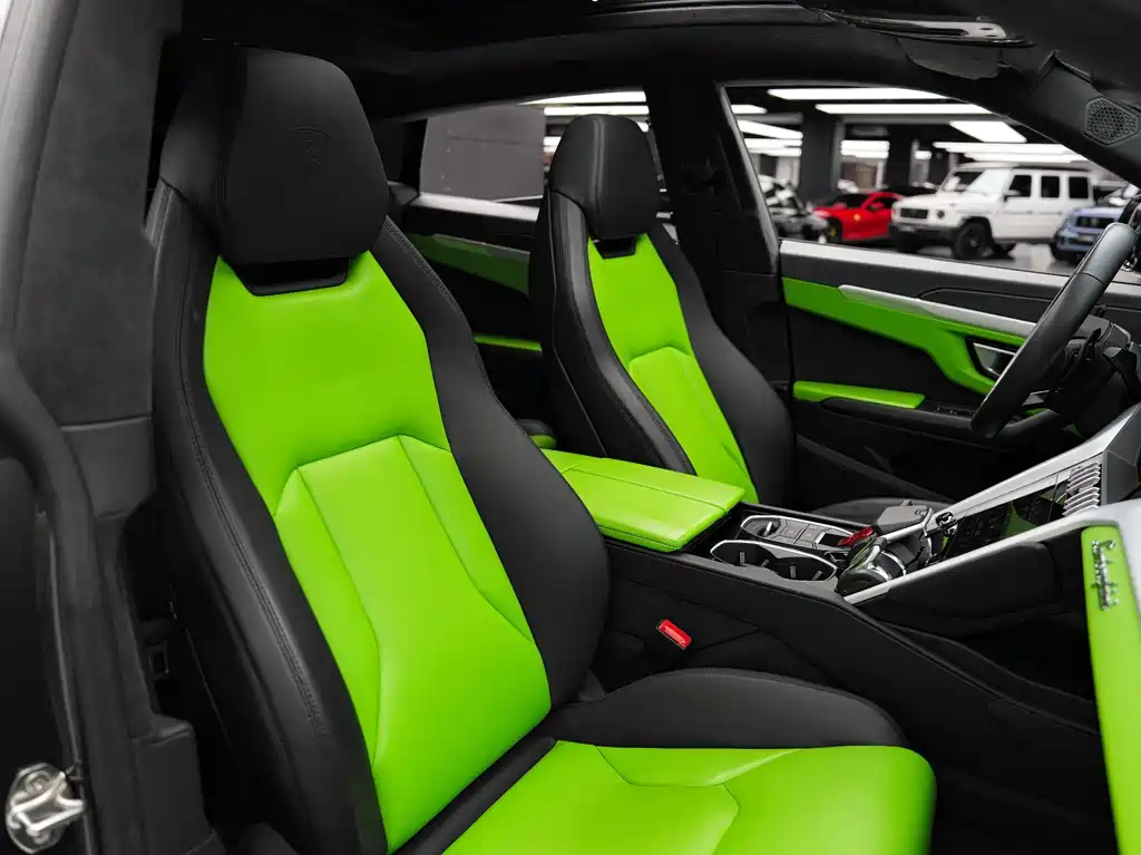 Lamborghini Urus 2019 — фото 24
