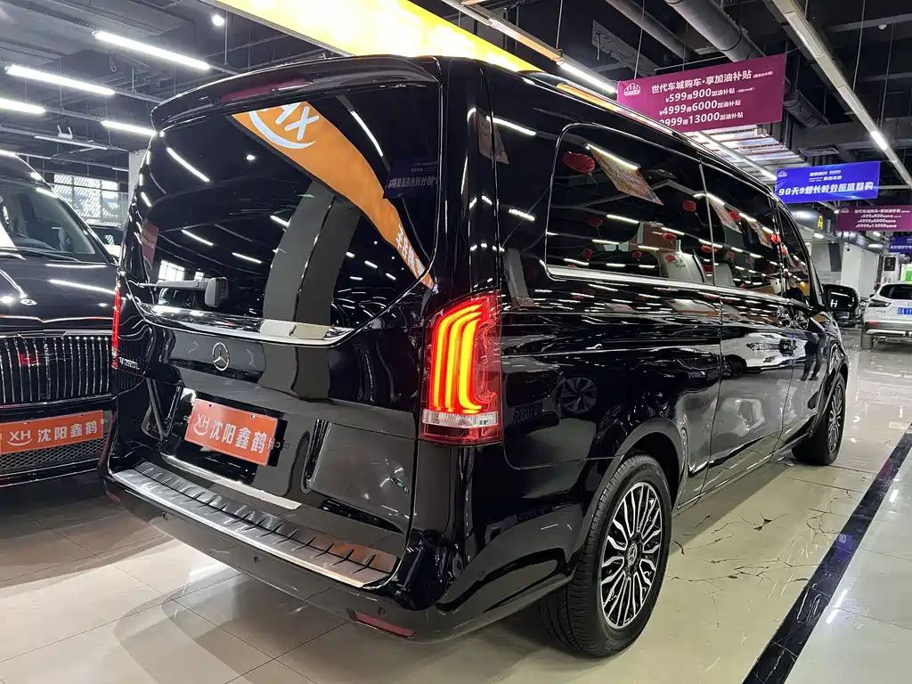 Mercedes-Benz V-Class 2019 — фото 23