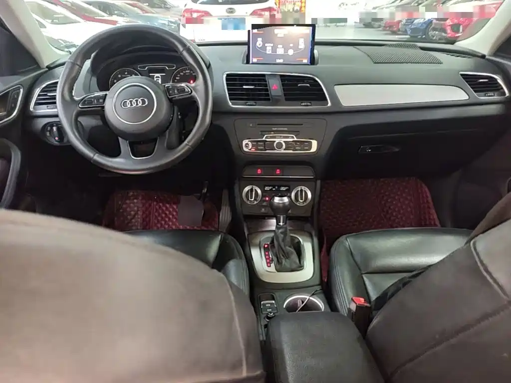 Audi Q3 2014 — фото 10