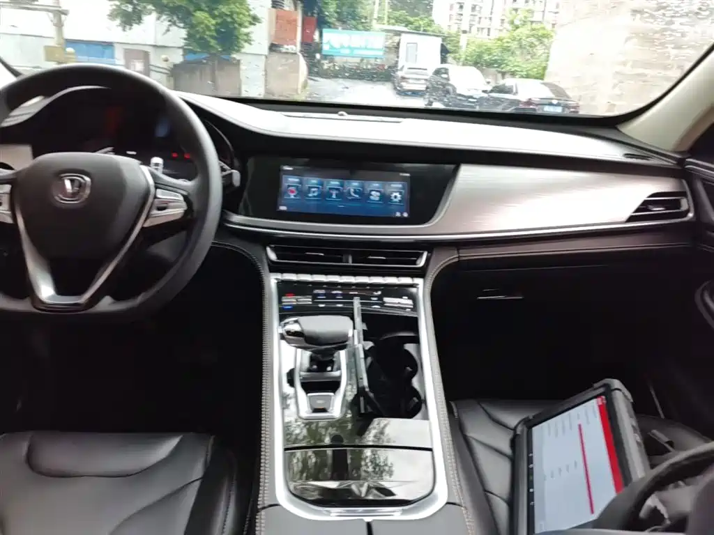 Changan CS85 COUPE 2020 — фото 13
