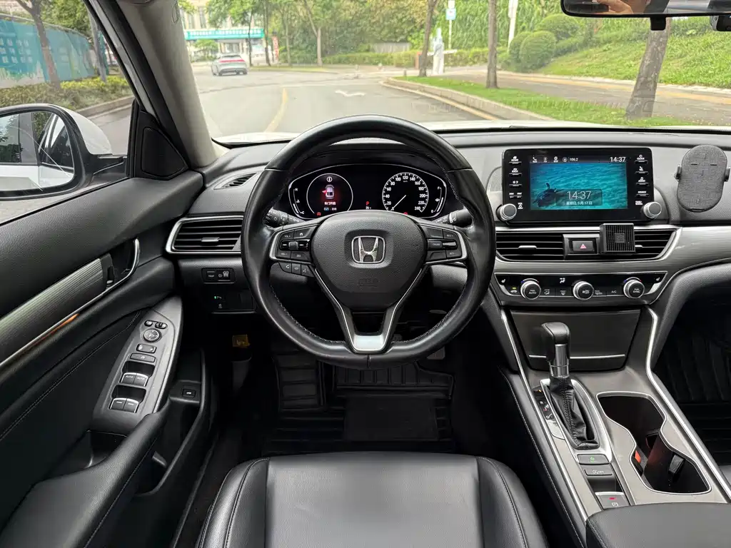 Honda Accord 2019 — фото 12