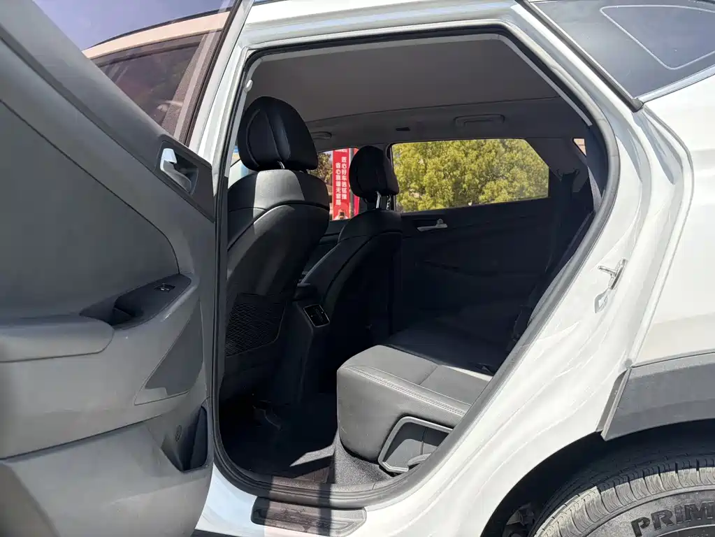 Hyundai Tucson 2018 — фото 8