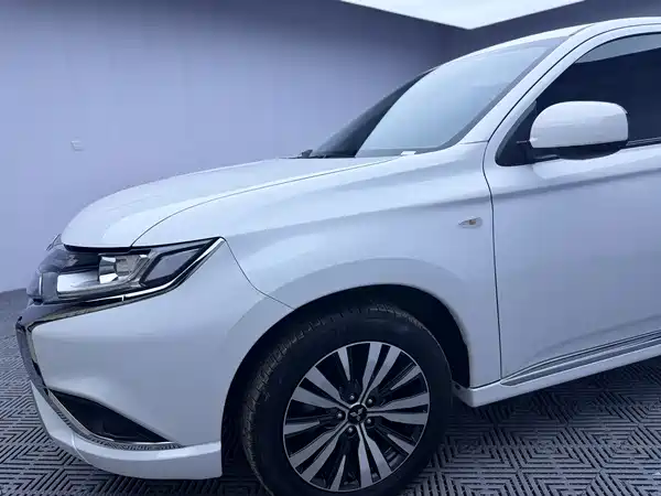 Mitsubishi Outlander 2022