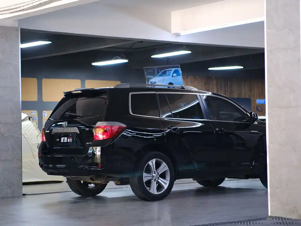 Toyota Highlander 2010 — фото 12