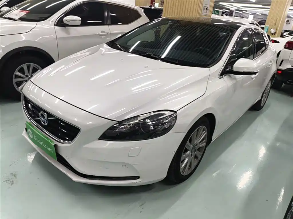 Volvo V40 2014 — фото 2