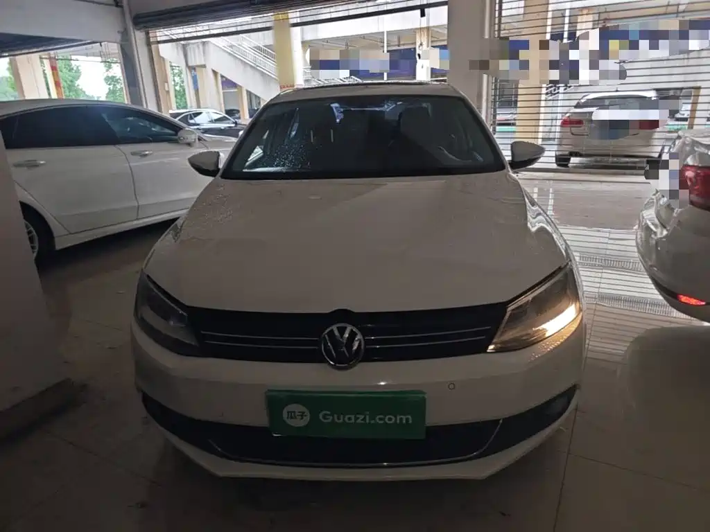 Volkswagen Sagitar 2015
