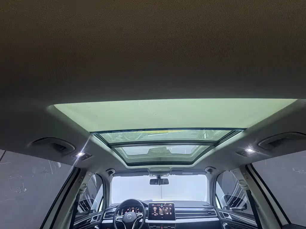 Volkswagen Tiguan L 2023 — фото 25