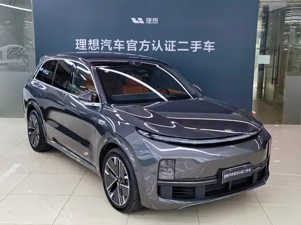 Li Auto L8 2025
