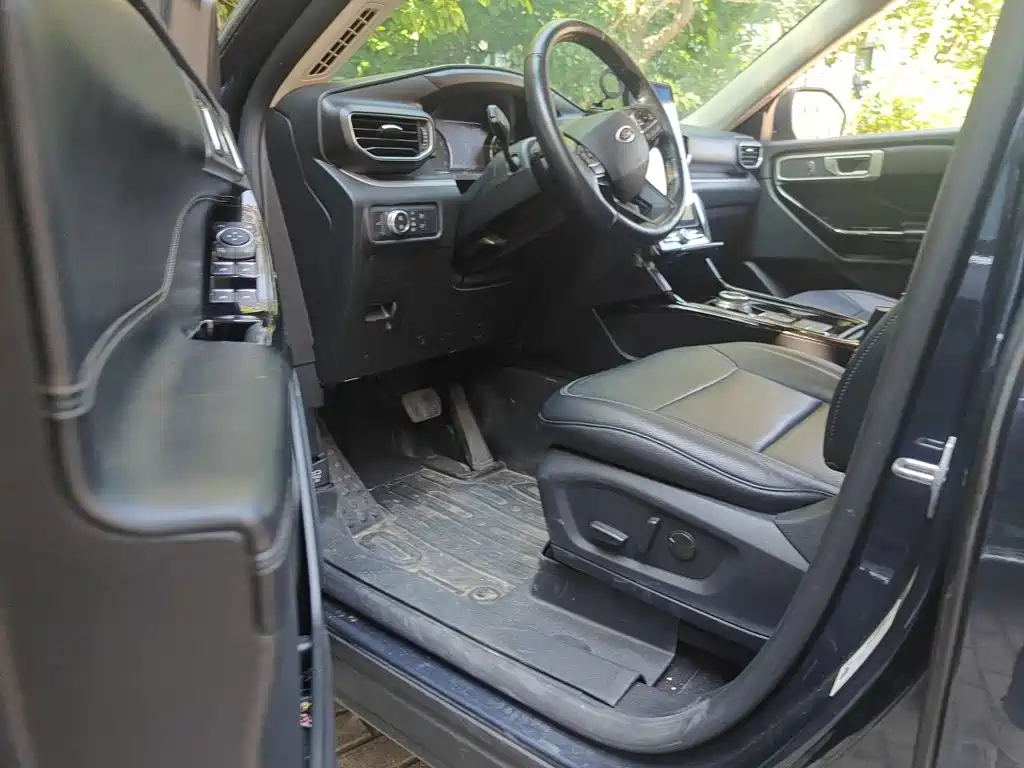 Ford Explorer 2020 — фото 14
