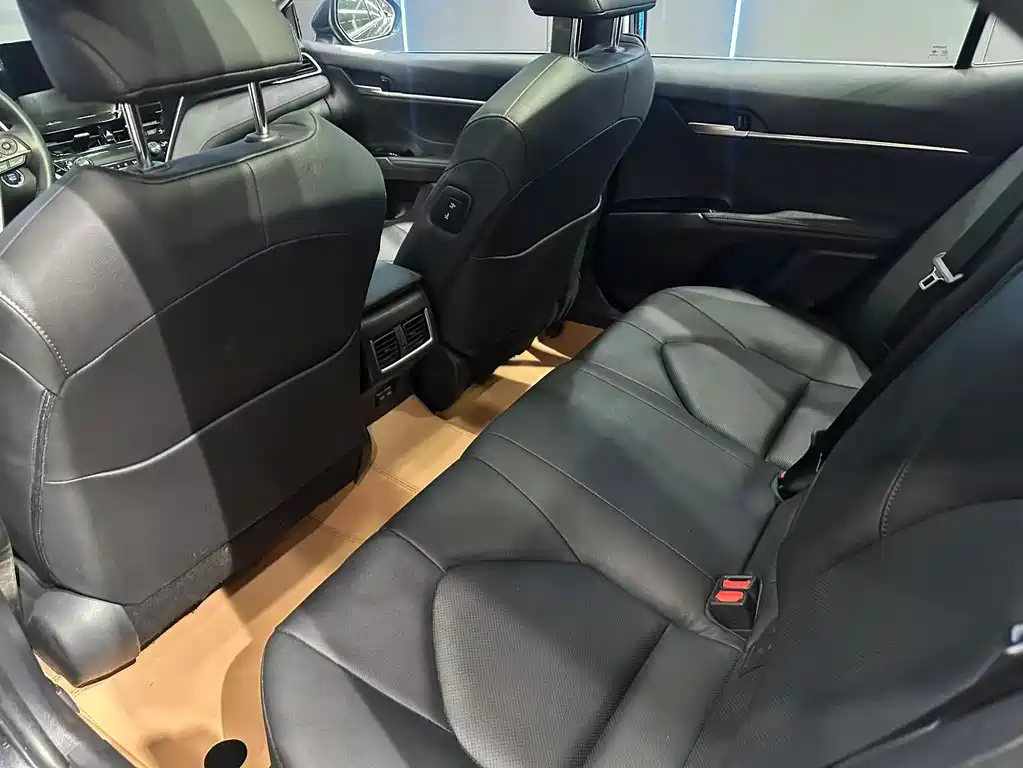 Toyota Camry 2024 — фото 10