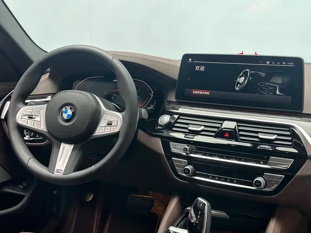 BMW 5 Series 2024 — фото 11