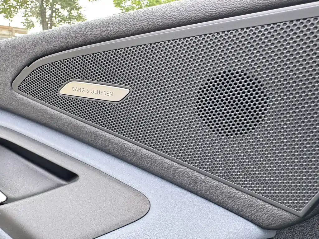 Audi Q6L e-tron 2025 — фото 18