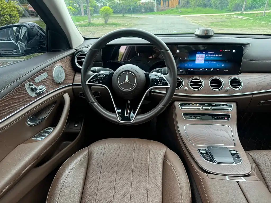 Mercedes-Benz E-Class 2023 — фото 10