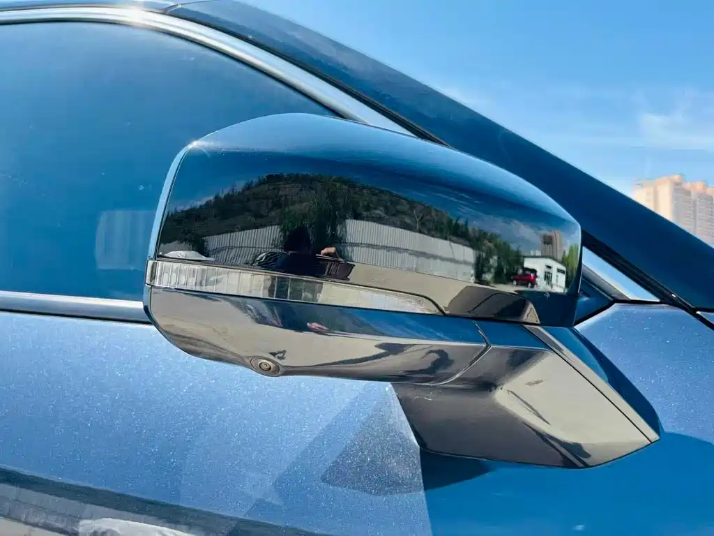 Ford Edge 2023 — фото 13