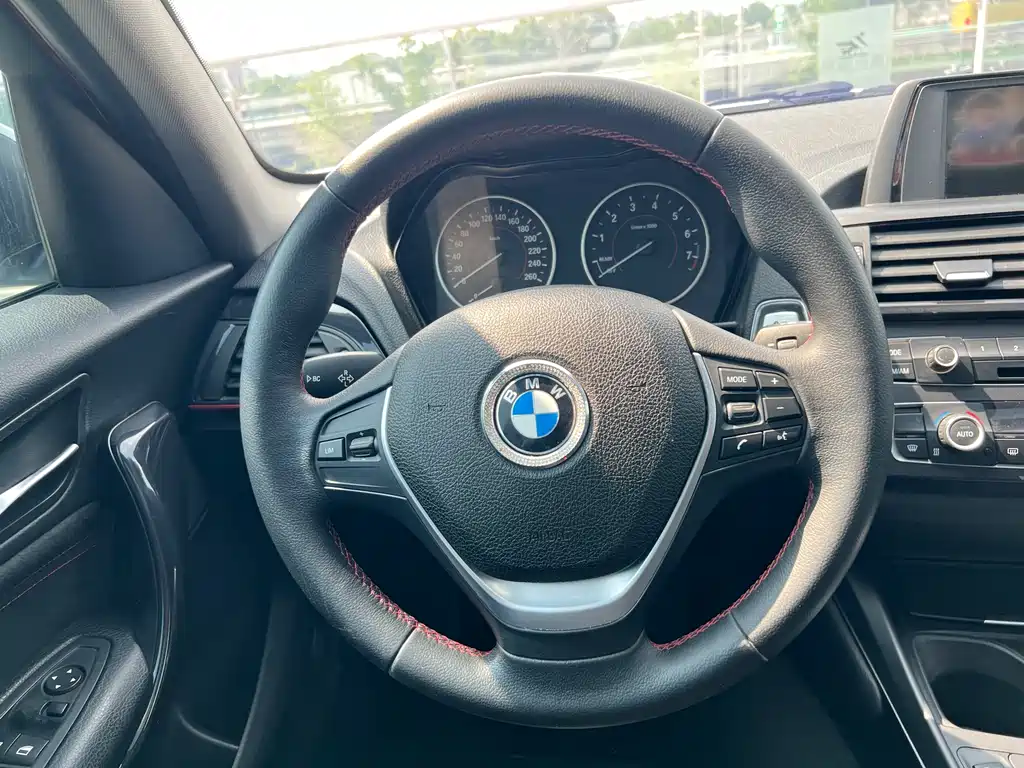 BMW 1 Series 2013 — фото 10