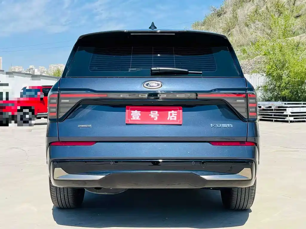 Ford Edge 2023 — фото 5