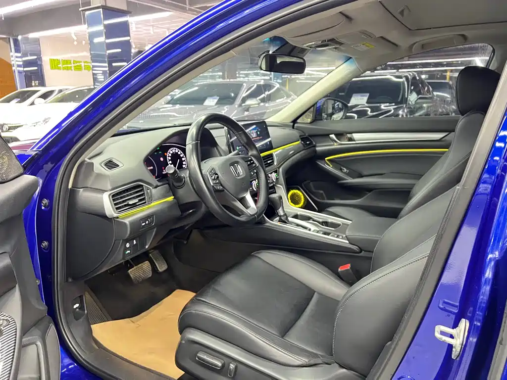 Honda Accord 2018 — фото 11