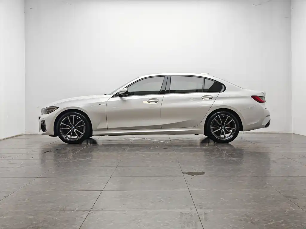 BMW 3 Series 2022 — фото 10
