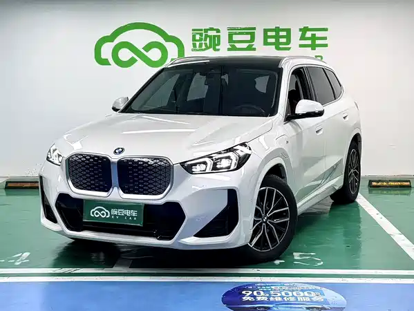 BMW iX1 2024