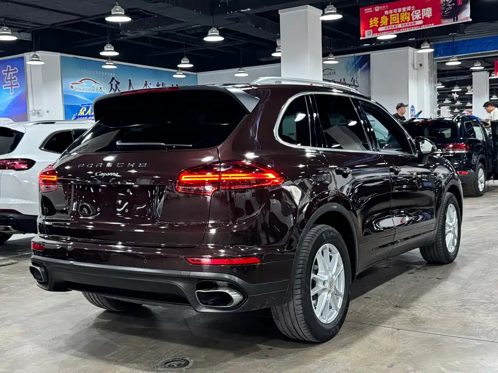 Porsche Cayenne 2017 — фото 8