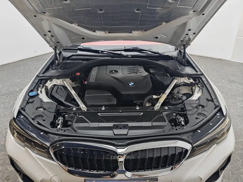 BMW 3 Series 2022 — фото 13