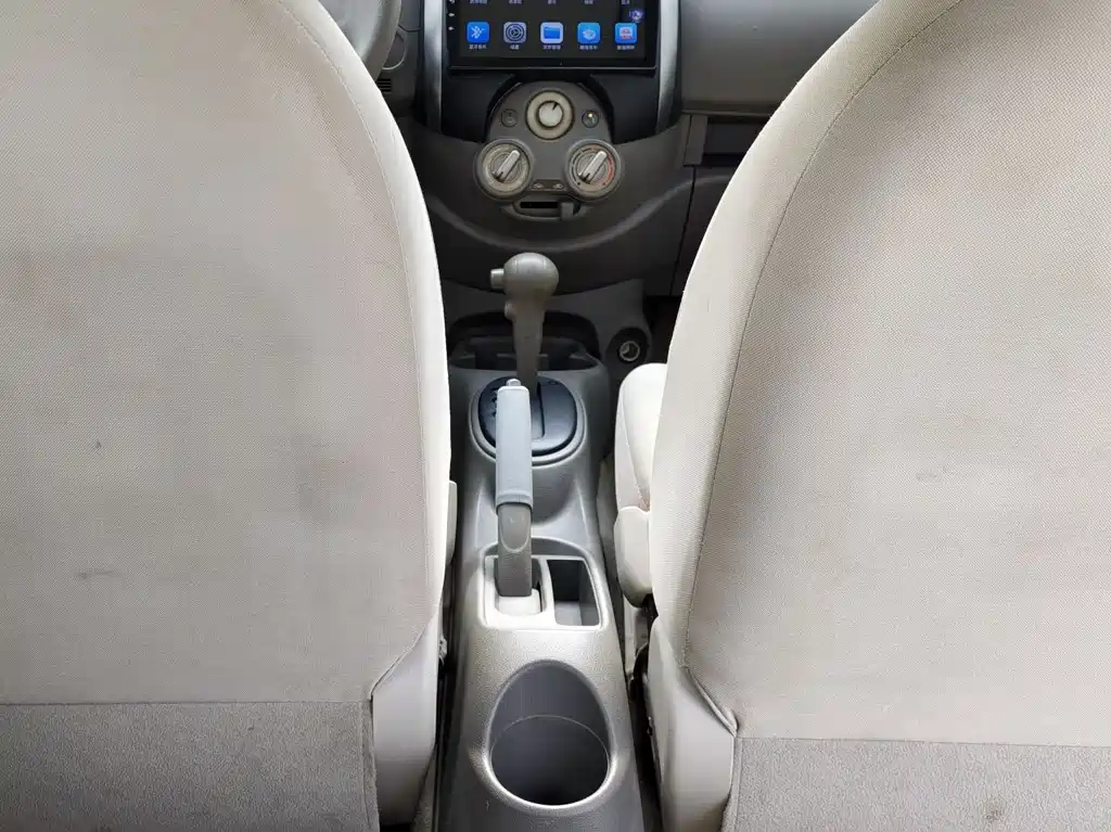 Nissan Sunny 2012 — фото 16