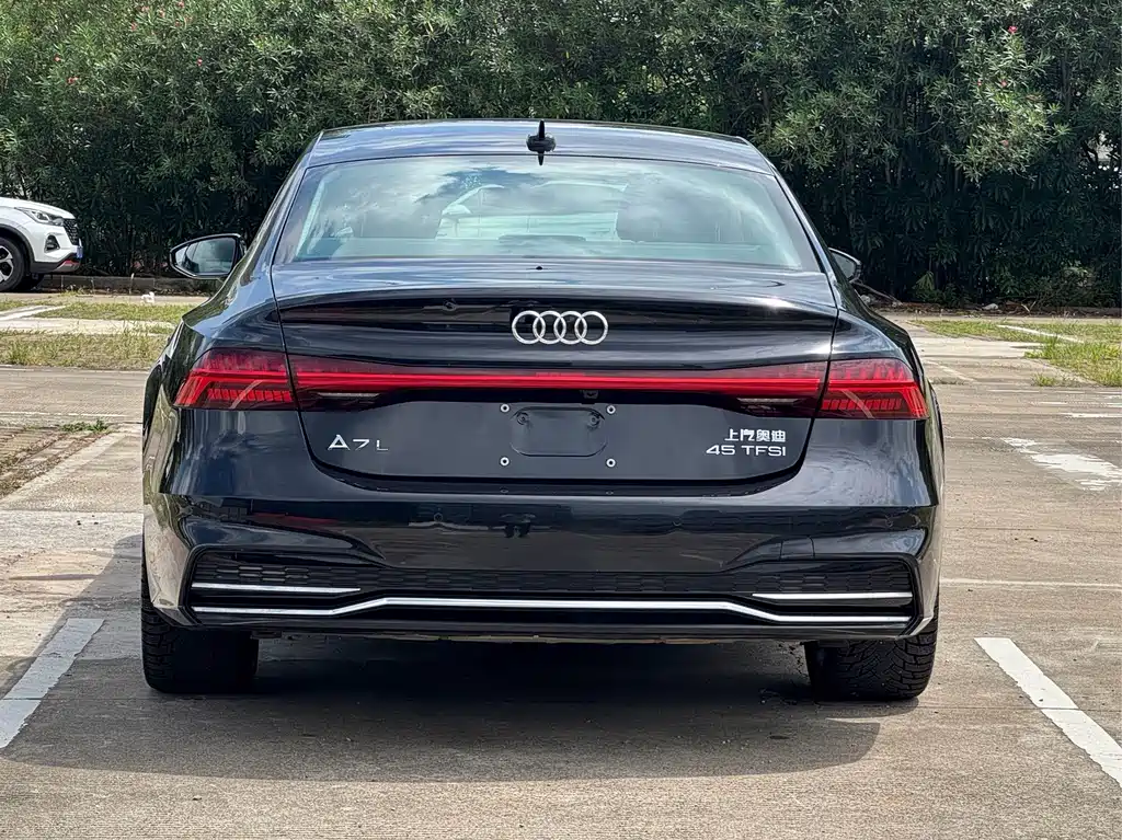 Audi A7L 2024 — фото 9