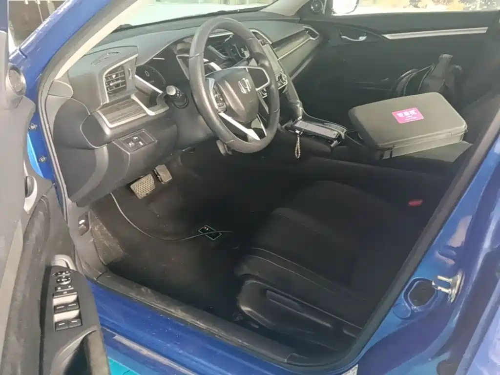 Honda Civic 2019 — фото 16