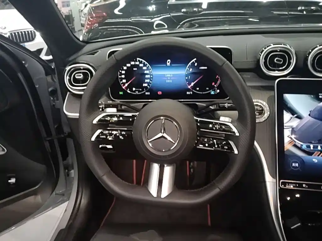 Mercedes-Benz C-Class 2023 — фото 11