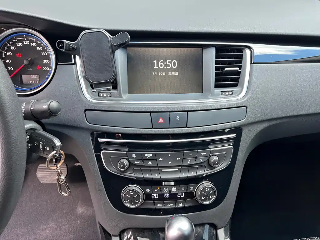Peugeot 508 2017 — фото 15