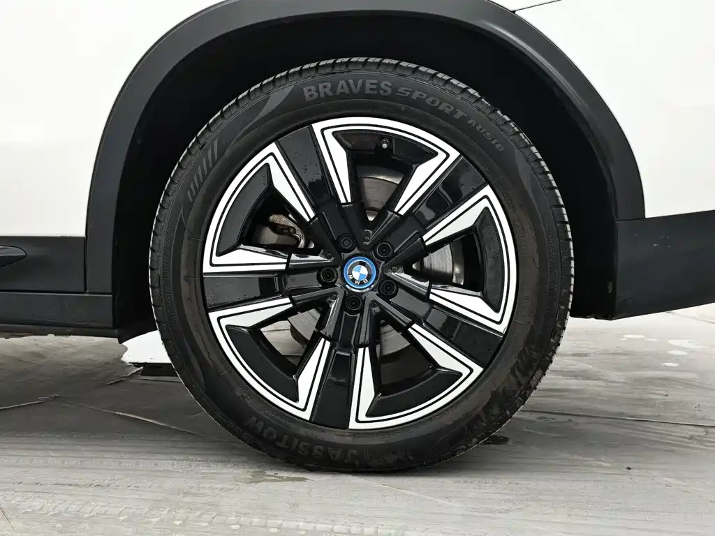 BMW iX3 2021 — фото 9