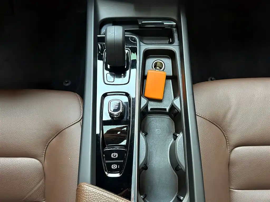 Volvo S60 2021 — фото 14