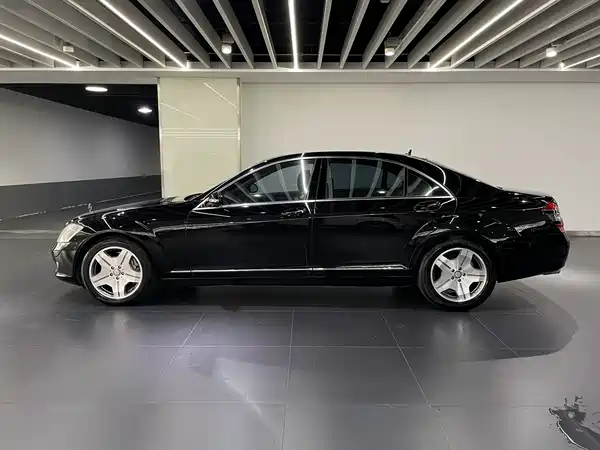 Mercedes-Benz S-Class 2009