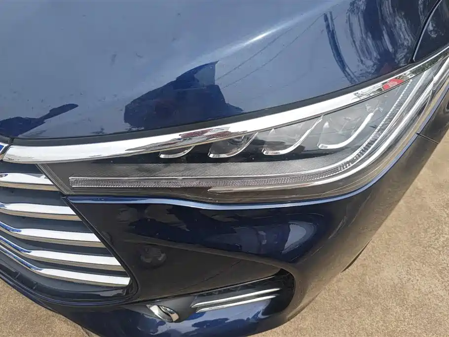 BYD MAX 2018
