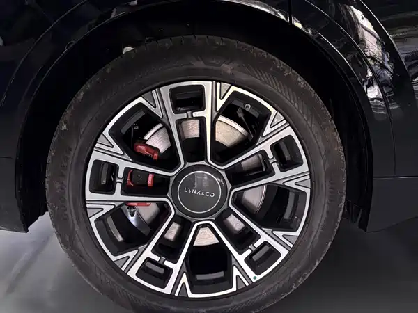 Lynk & Co 900 2026