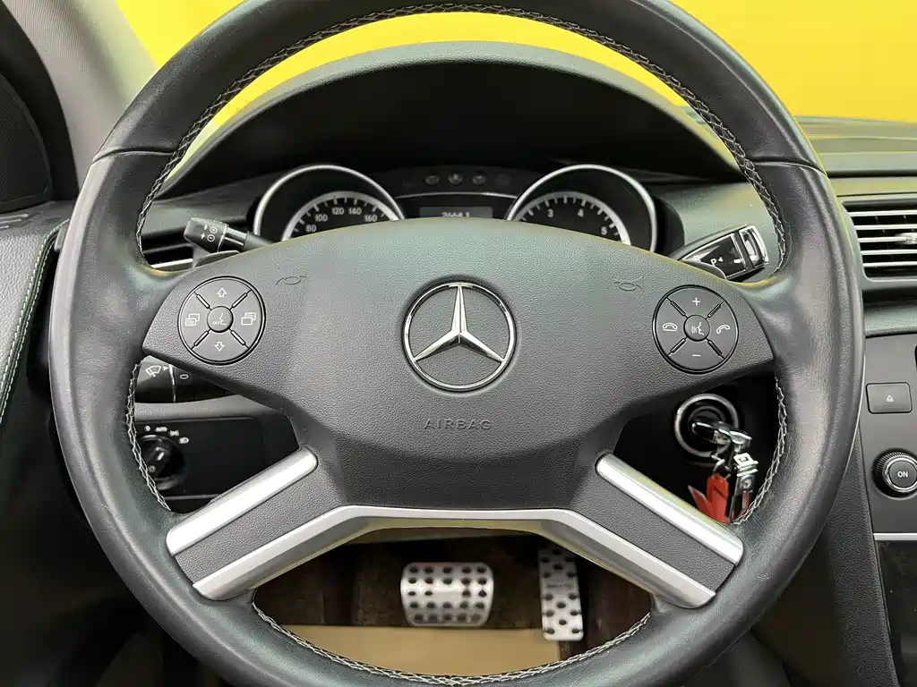 Mercedes-Benz R-Class 2017 — фото 11