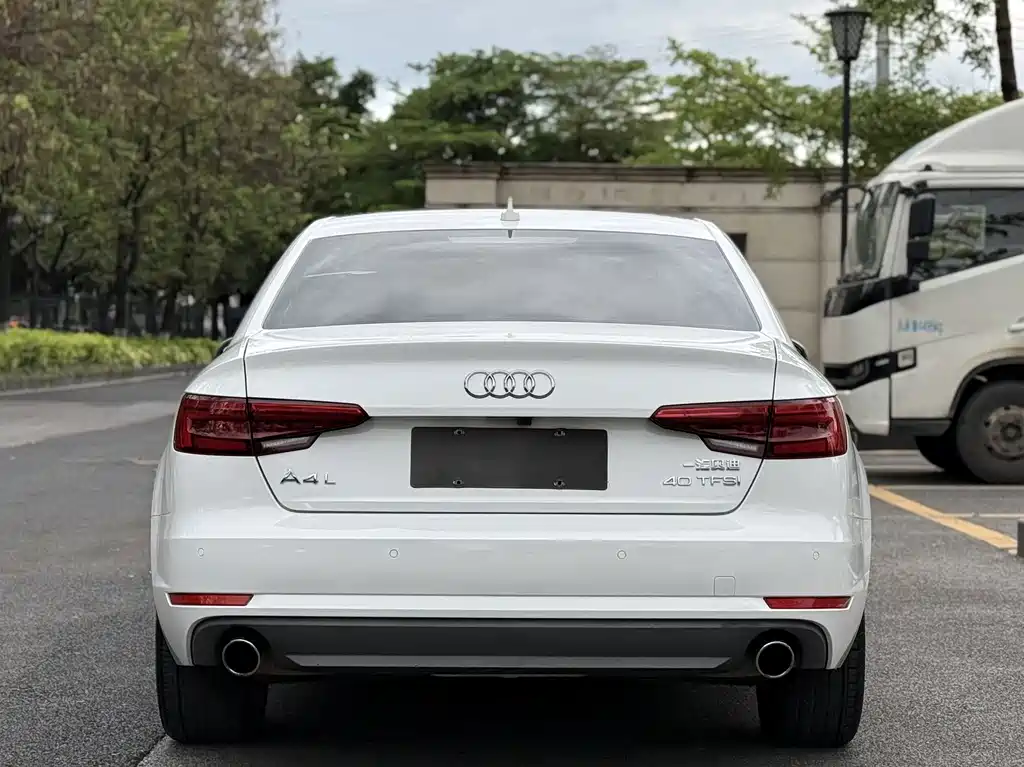 Audi A4L 2017 — фото 13